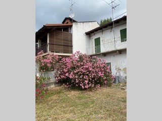 Casa Indipendente in Vendita a Montiglio Monferrato, 27'000&euro;, 180 m²