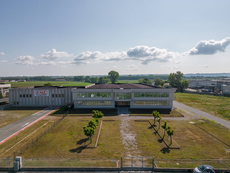 Capannone in Affitto a Sommariva del Bosco, 3'500€, 4700 m²