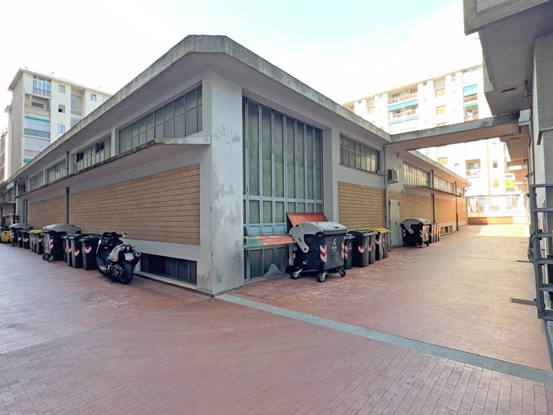 Immobile commerciale in Vendita a Torino, 320'000€, 490 m²