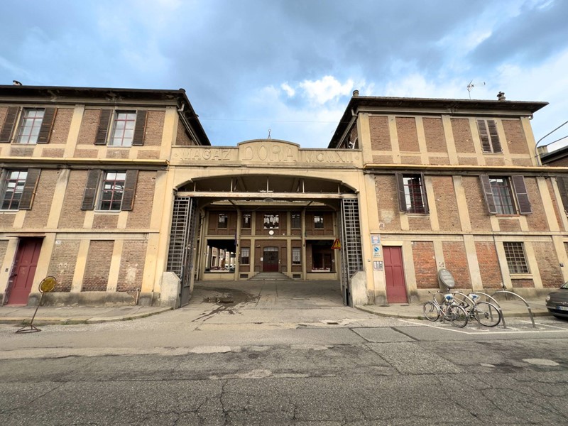 Immobile commerciale in Vendita a Torino, 348'000€, 675 m²