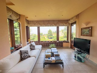 Appartamento in Vendita a Torino, 475'000€, 187 m², con Box