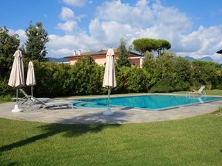 Villa in Affitto a Forte dei Marmi, 700 m²