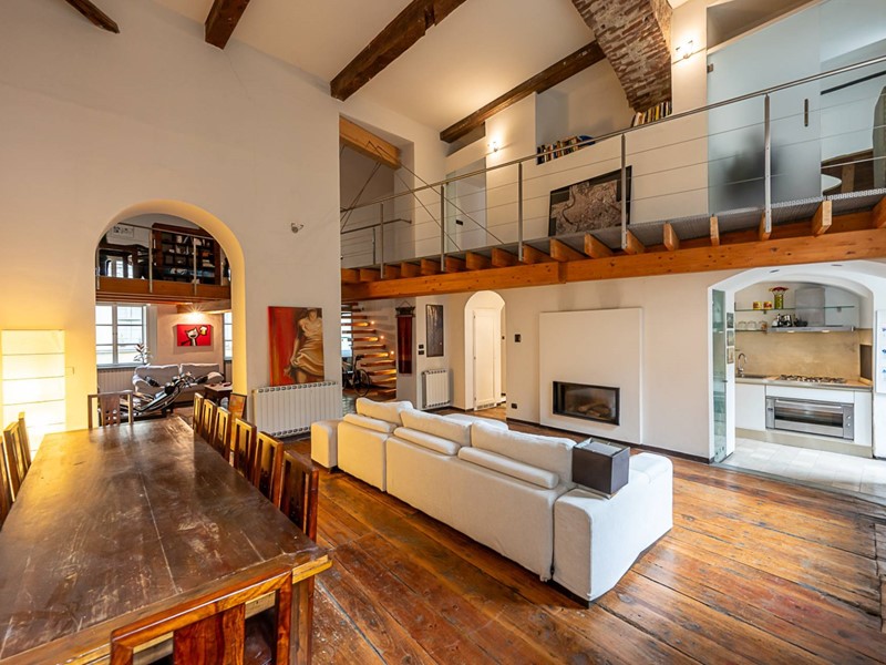 Appartamento in Vendita a Torino, 898'000€, 261 m², con Box