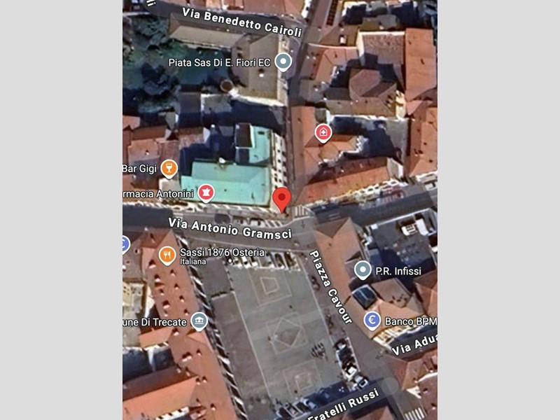 Negozio in Vendita a Trecate, 950'000€, 567 m²