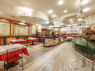 Immobile commerciale in Vendita a Torino, 460'000€, 345 m²