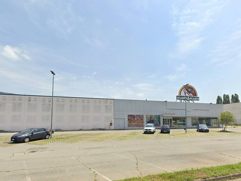 Immobile commerciale in Vendita a Burolo, 1'835'000€, 1763 m²