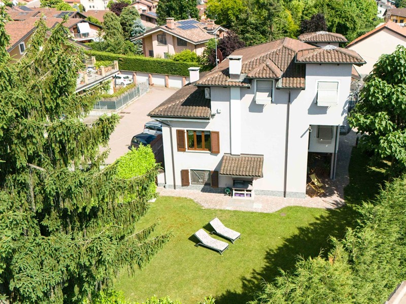 Villa in Vendita a Cambiano, 599'000€, 272 m²