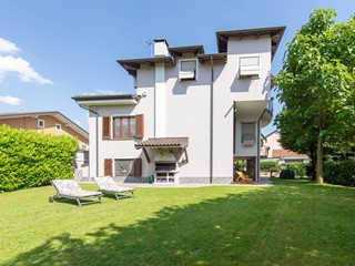 Villa in Vendita a Cambiano, 599'000€, 272 m²