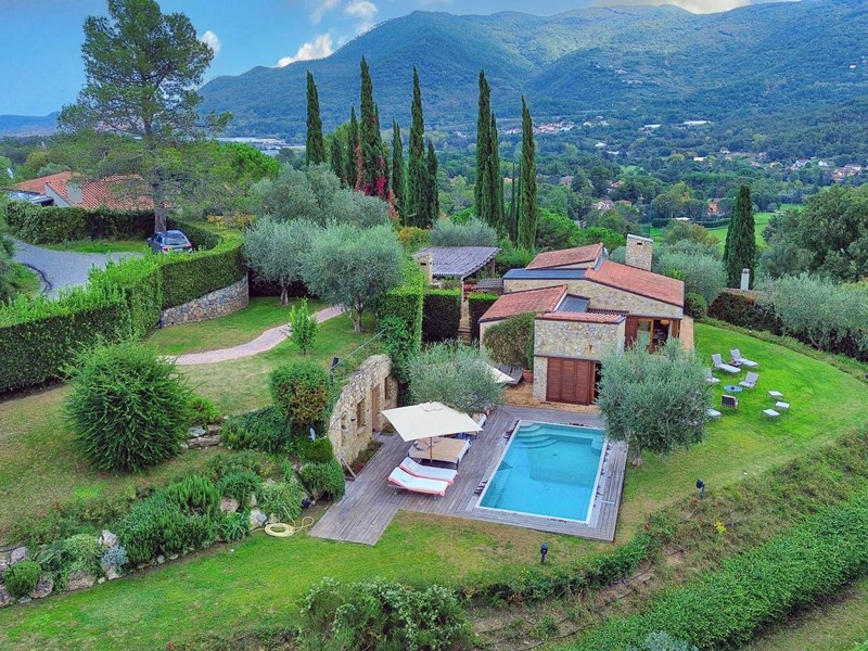 Villa in Vendita a Garlenda, 180 m²