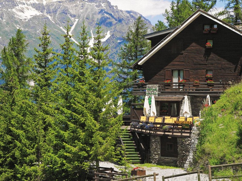 Appartamento in Vendita a Sauze d'Oulx, 500 m²