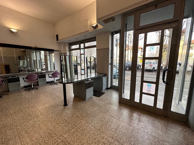 Negozio in Vendita a Torino, 98'000€, 90 m²