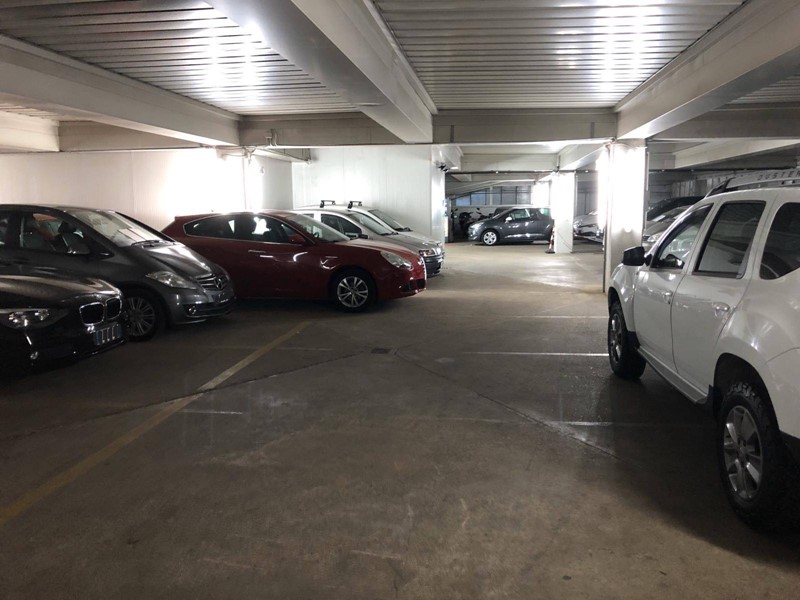 Magazzino in Affitto a Rivalta di Torino, 1'300€, 1172 m²