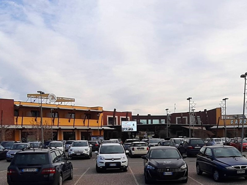 Attività commerciale in Affitto a San Francesco al Campo, 2'500€, 55 m²