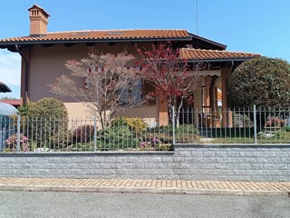 Villa in Vendita a San Francesco al Campo, 347'000&euro;, 305 m²