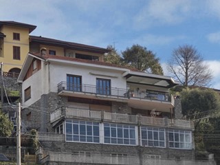 Appartamento in Vendita a Lanzo Torinese, 205'000&euro;, 223 m²