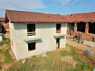 Casa Indipendente in Vendita a Chieri, 256'000€, 120 m²