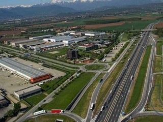 Capannone in Affitto a Rivoli, 50'000€, 24000 m²