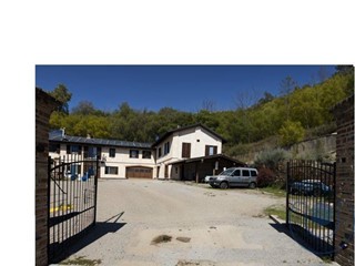 Rustico in Vendita a Gassino Torinese, 490'000€, 500 m²