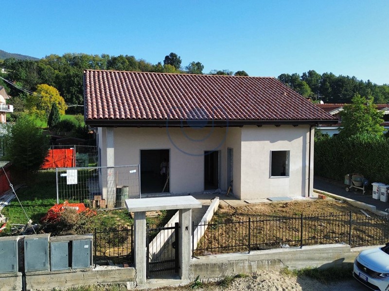 Villa in Vendita a Giaveno, 199'000€, 190 m²