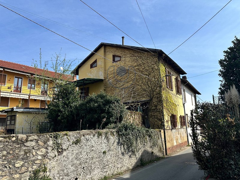 Casa Semi Indipendente in Vendita a Giaveno, 59'000€, 150 m²