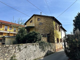 Casa Semi Indipendente in Vendita a Giaveno, 59'000€, 150 m²