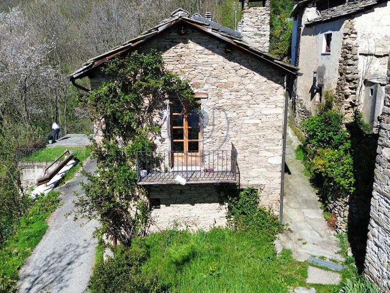 Cascina in Vendita a Coazze, 85'000€, 159 m², con Box