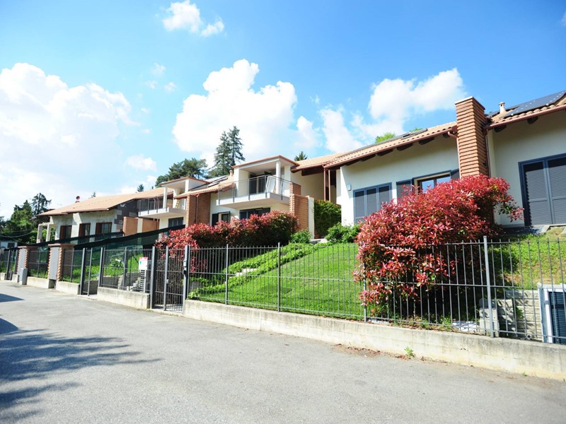 Villa in Vendita a Pino Torinese, 460'000€, 240 m²