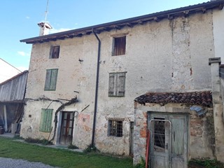 Villetta a schiera in Vendita a Mariano del Friuli, 55'000€, 206 m²
