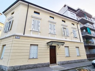 Ufficio in Affitto a Gorizia, 1'100€, 182 m²
