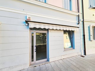 Negozio in Affitto a Gorizia, 650€, 41 m²