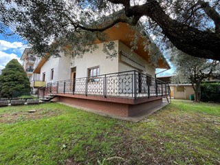 Casa Indipendente in Vendita a Mossa, 198'000€, 275 m²