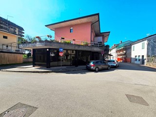 Negozio in Vendita a Cormons, 255'000€, 340 m²