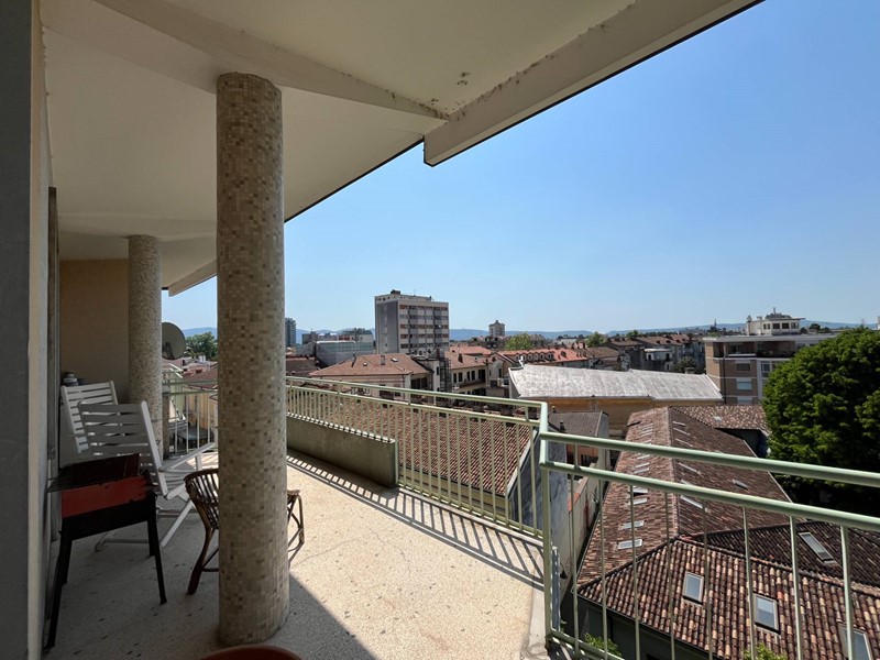 Appartamento in Vendita a Gorizia, 250 m²