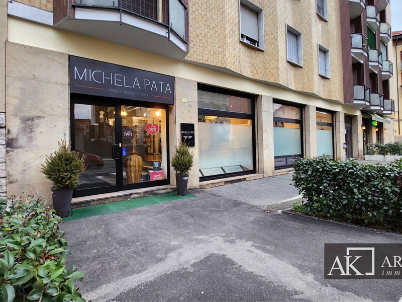 Negozio in Vendita a Novara, 280'000€, 280 m²