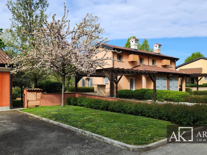 Villa in Vendita a Bogogno, 329'000€, 97 m²