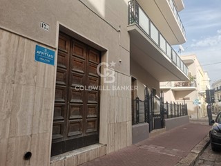 Ufficio in Affitto a Galatina, 700€, 64 m²