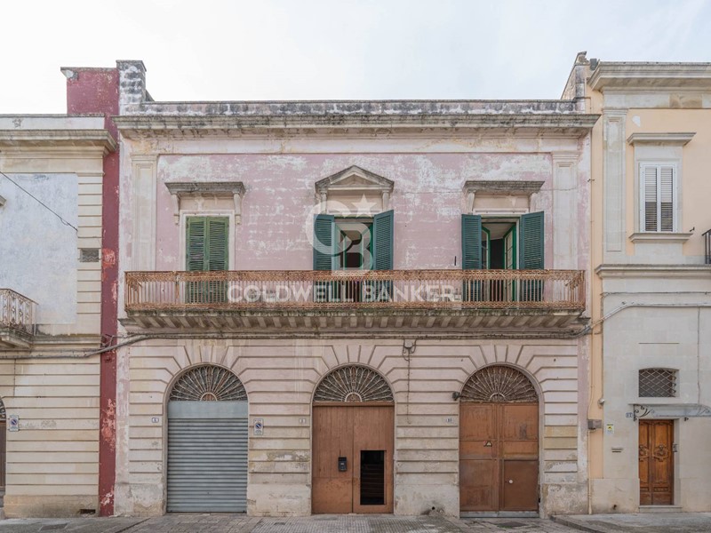 Casa Indipendente in Vendita a Galatina, 348'000€, 225 m², con Box