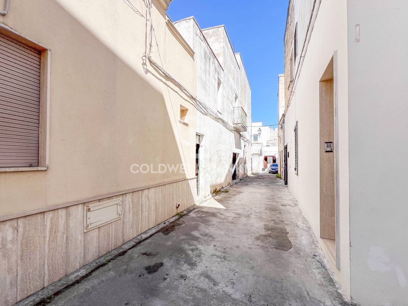 Casa Indipendente in Vendita a Copertino, 50'000€, 160 m²