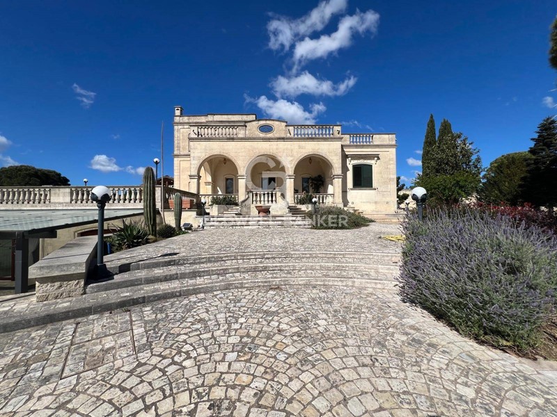 Villa in Vendita a Scorrano, 1'450'000€, 236 m²
