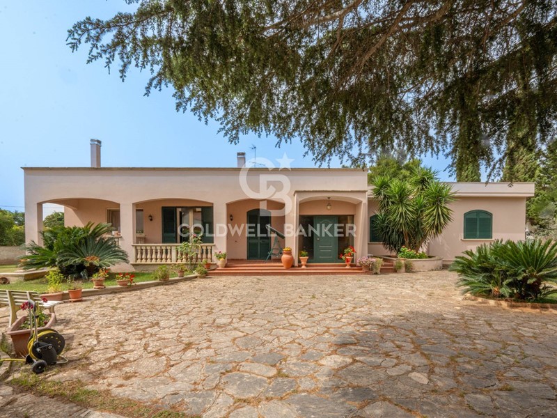 Villa in Vendita a Galatina, 395'000€, 314 m²