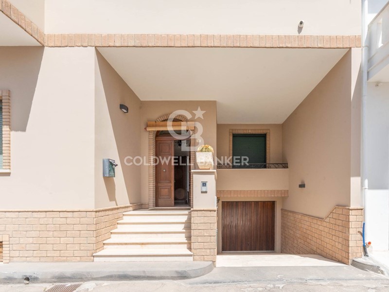 Casa Indipendente in Vendita a Taviano, 340'000€, 233 m²