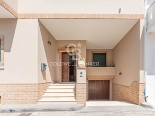 Casa Indipendente in Vendita a Taviano, 340'000€, 233 m²