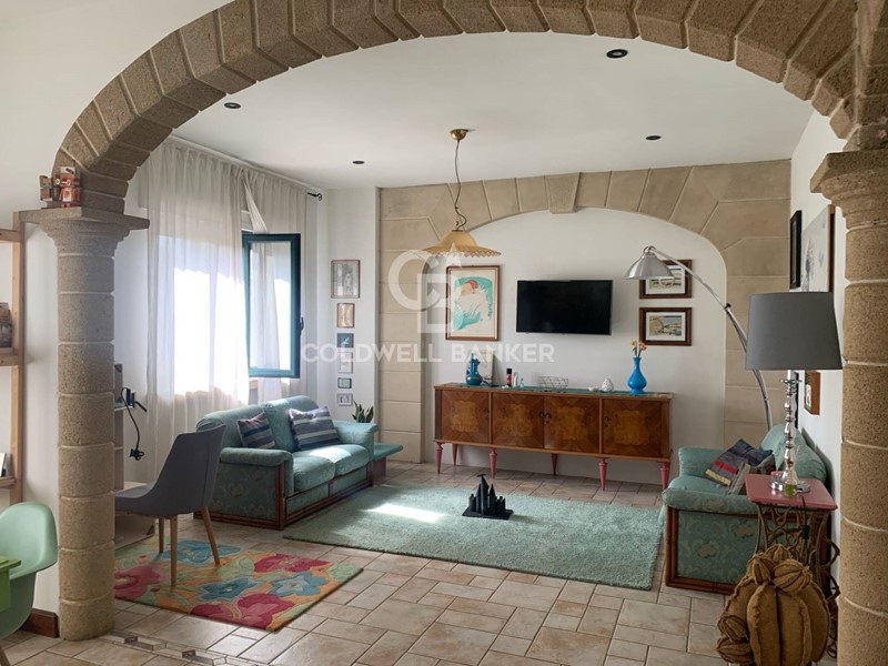 Casa Indipendente in Vendita a Aradeo, 125'000€, 141 m²