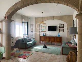 Casa Indipendente in Vendita a Aradeo, 125'000€, 141 m²