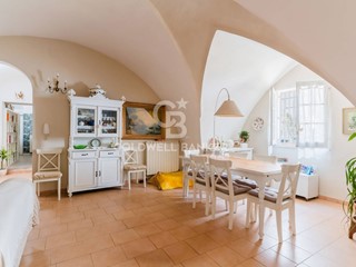 Villa in Vendita a Sava, 350'000€, 497 m²