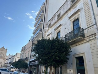 Immobile commerciale in Affitto a Galatina, 1'500€, 159 m²