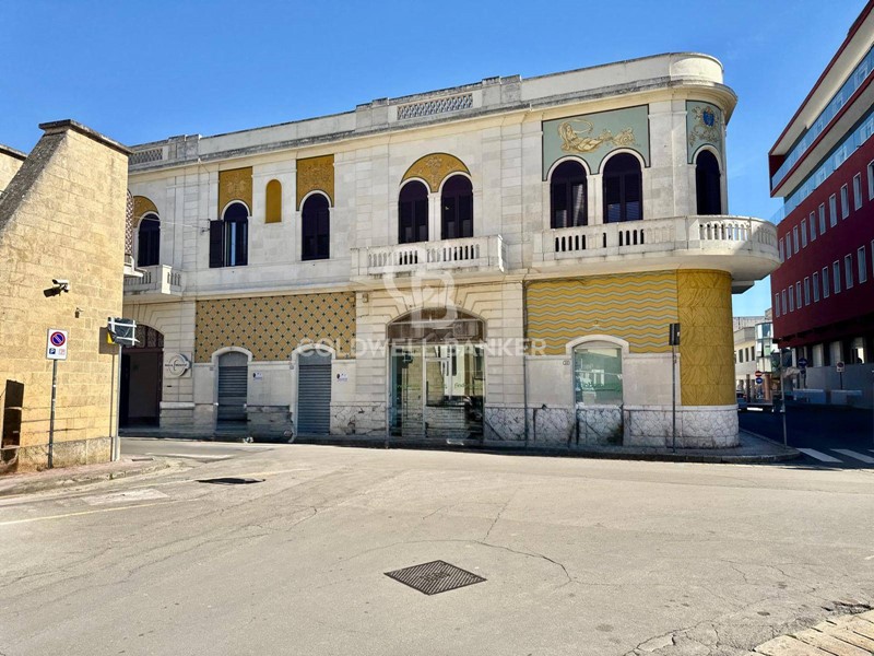 Immobile commerciale in Affitto a Galatina, 800€, 143 m²