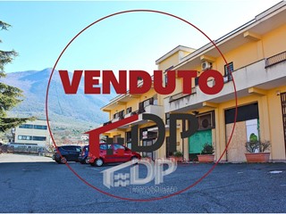 Immobile commerciale in Vendita a Palombara Sabina, 280'000&euro;, 644 m²
