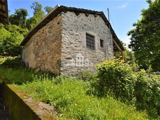 Casa Indipendente in Vendita a Val di Chy, 65'000€, 45 m²