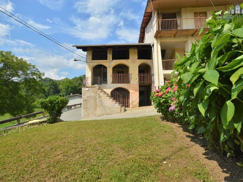 Rustico in Vendita a Val di Chy, 19'000€, 74 m²
